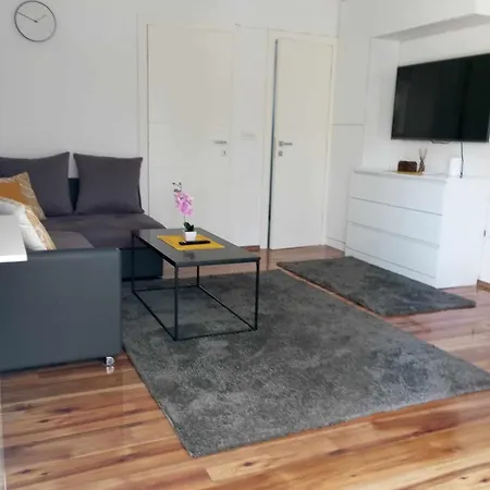 Apartment Larita *